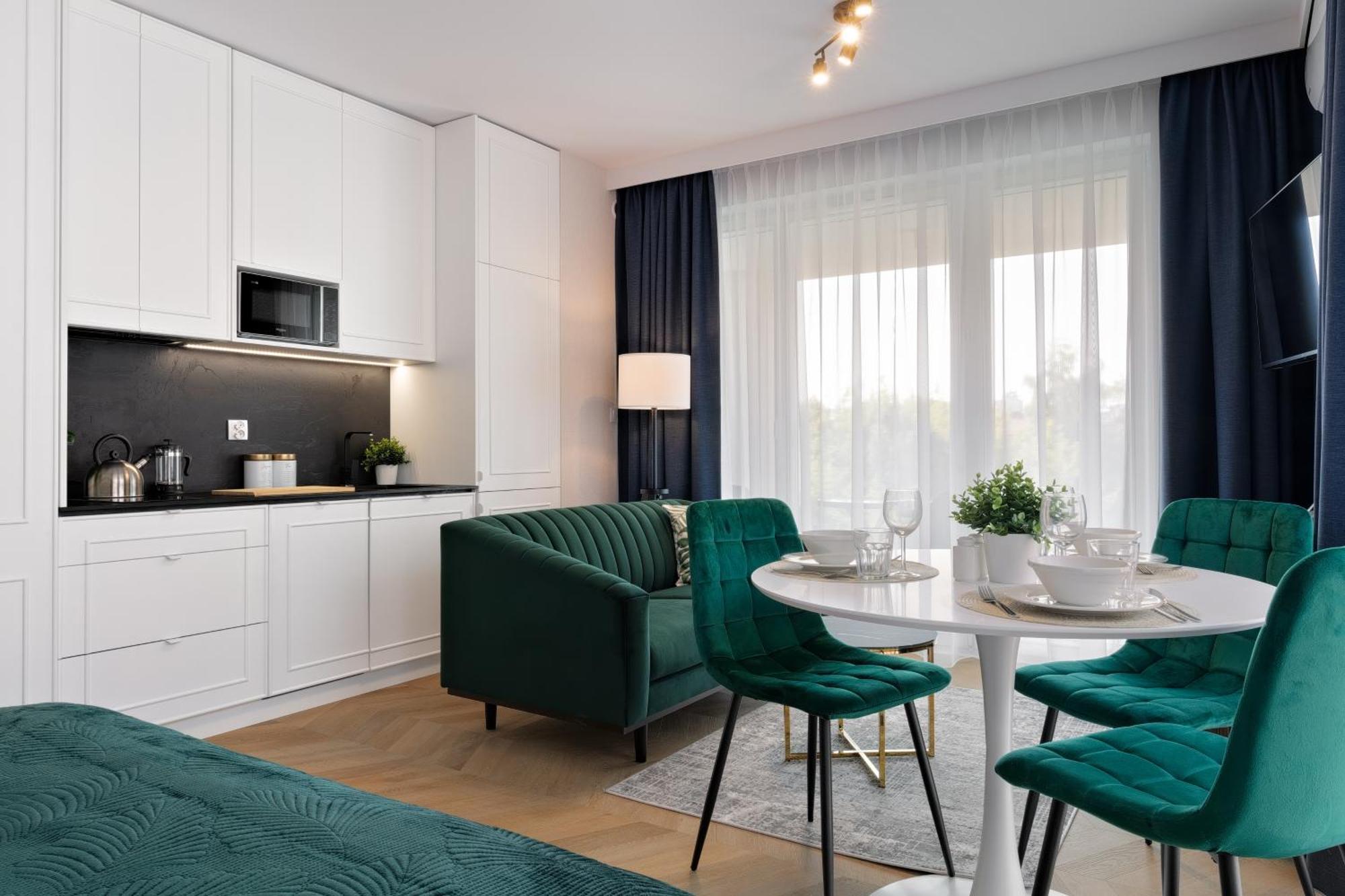 Metropolis Old Town Apartments Краків Екстер'єр фото