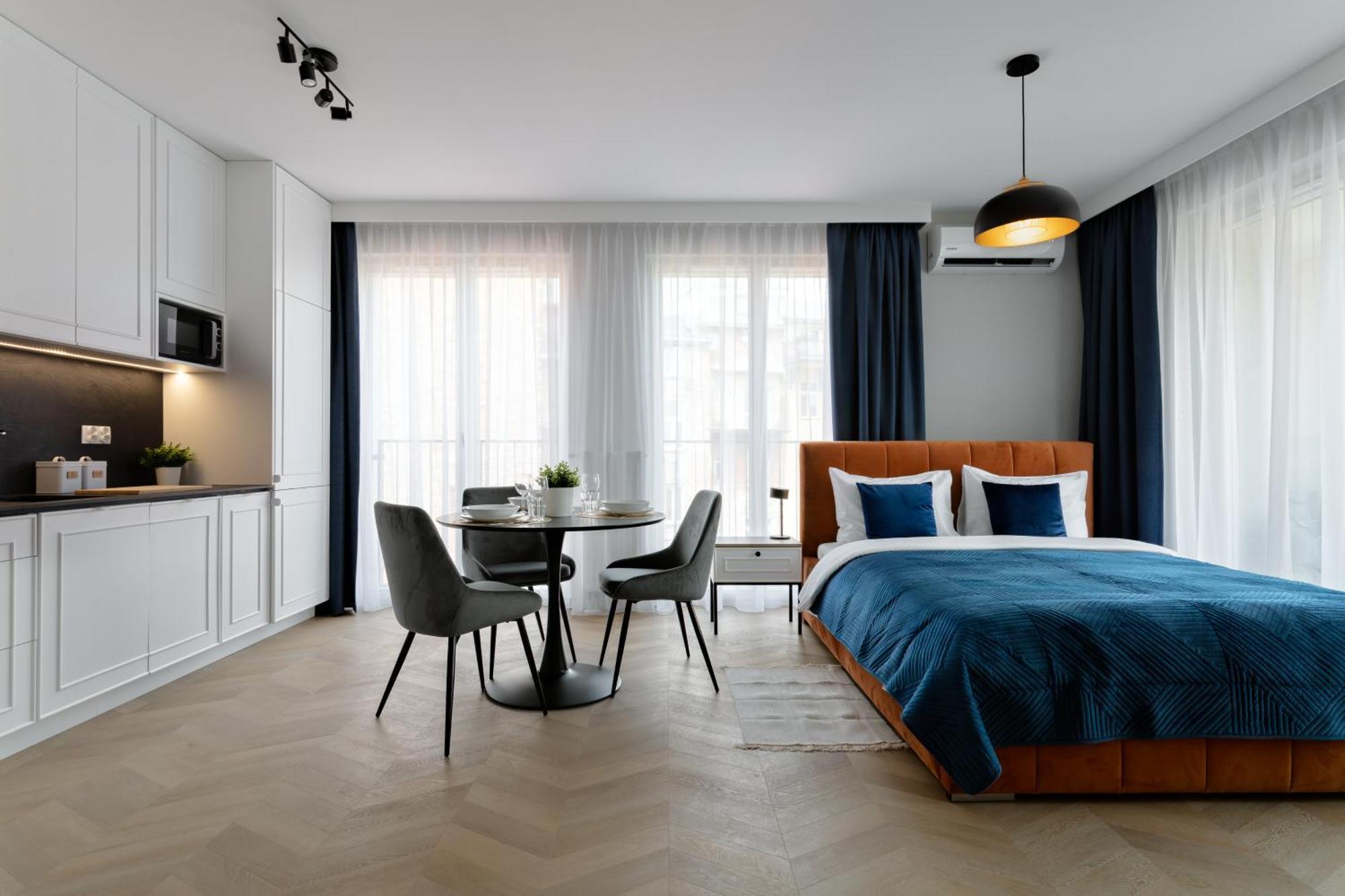 Metropolis Old Town Apartments Краків Екстер'єр фото