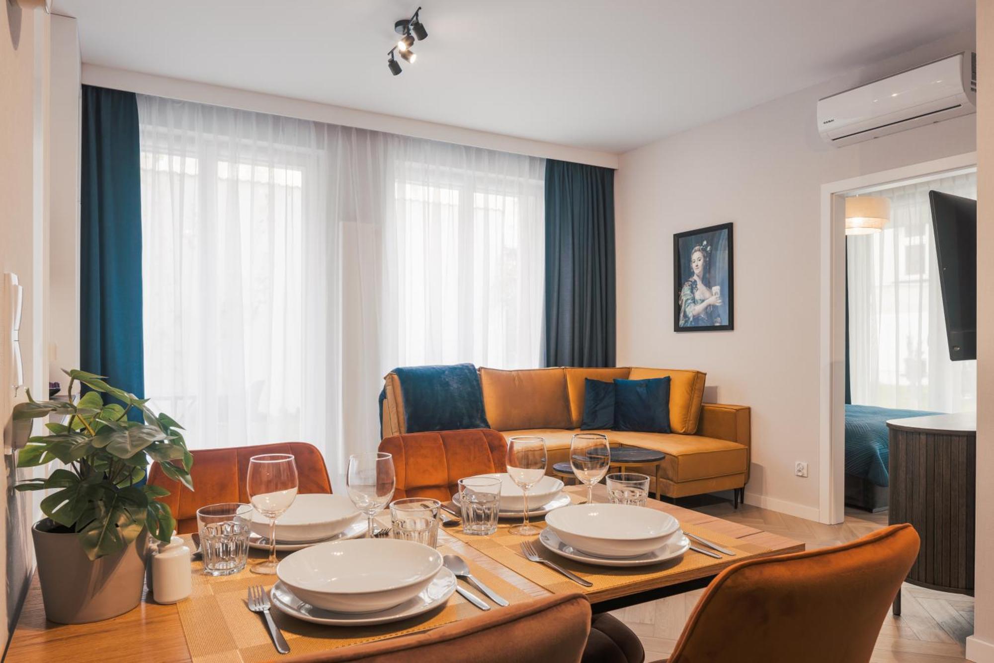 Metropolis Old Town Apartments Краків Екстер'єр фото