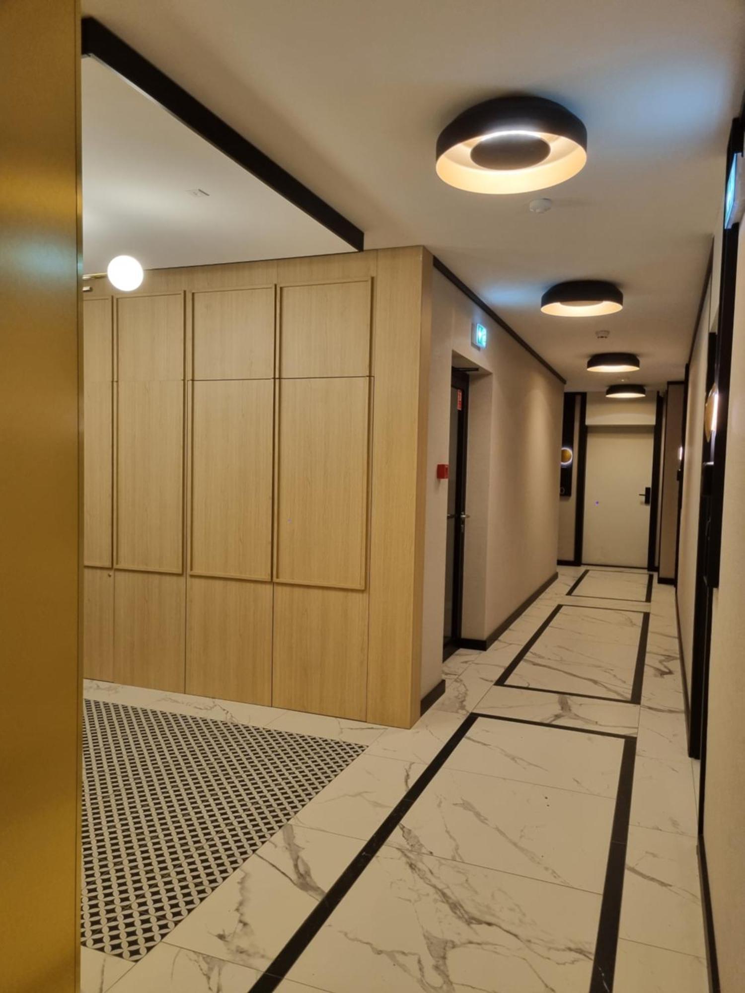 Metropolis Old Town Apartments Краків Екстер'єр фото